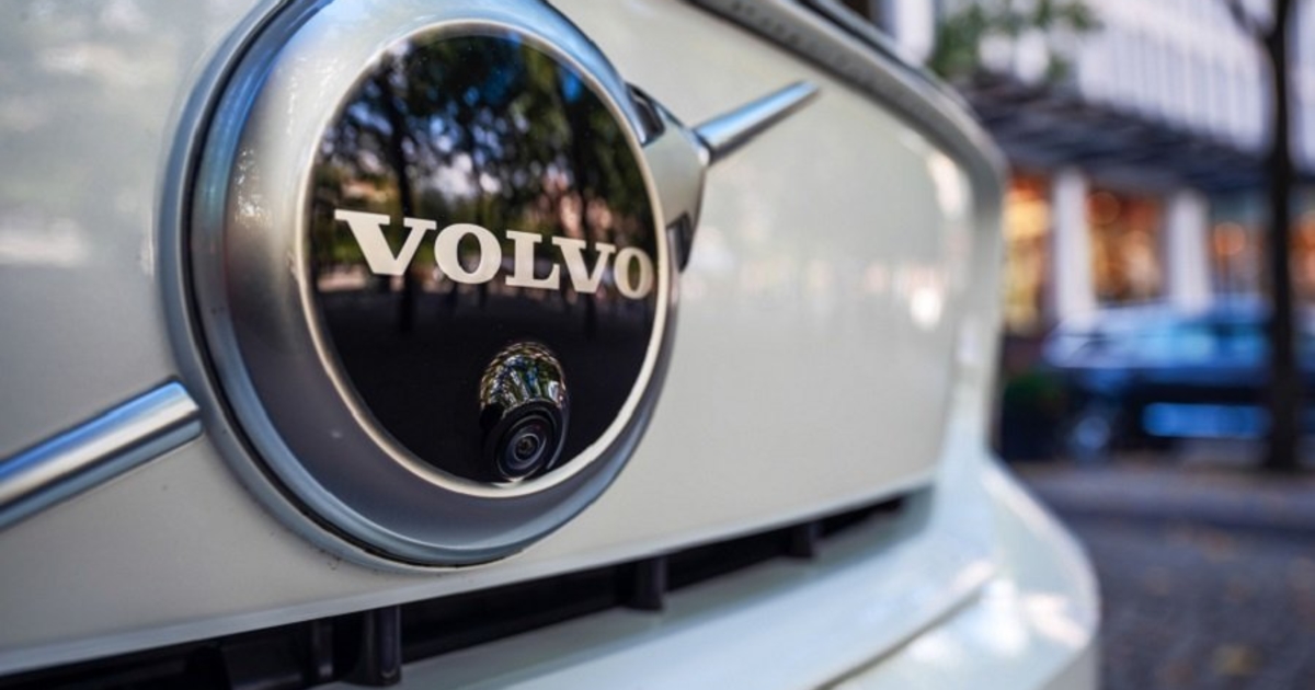 ครอสโอเวอร์ไฟฟ้าเรือธงของ Volvo EX90 จะเป็น ‘รุ่นที่ปลอดภัยที่สุดเท่าที่เคยมีมา’