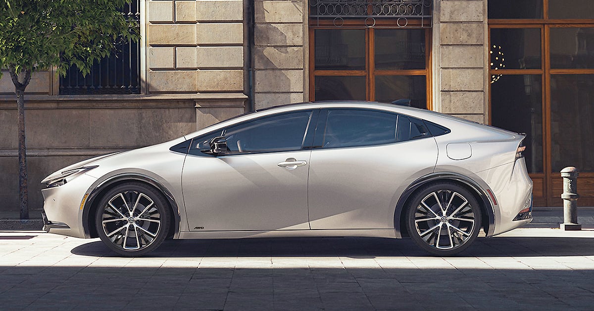 Toyota เปิดตัวการออกแบบใหม่ครั้งใหญ่สำหรับ Prius ไฮบริดที่สปอร์ตยิ่งขึ้น