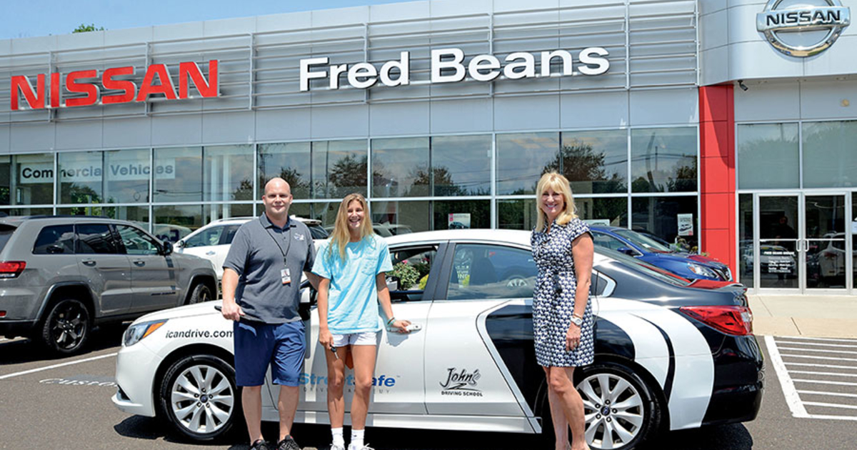 ตัวแทนจำหน่าย Fred Beans ร่วมมือกับโรงเรียนสอนขับรถ